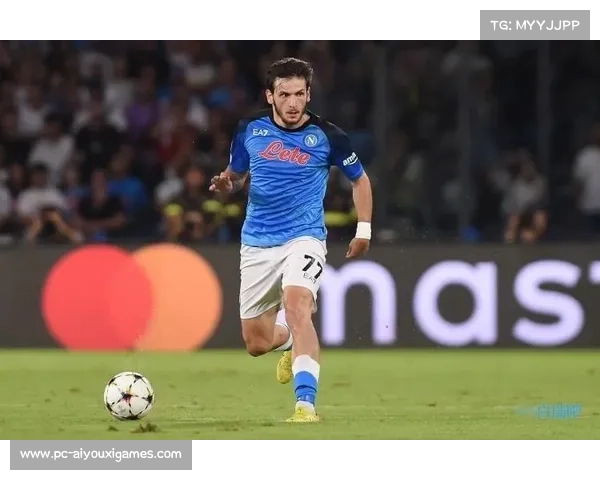 克瓦拉茨赫利亚恢复训练，出战欧冠关键战成疑